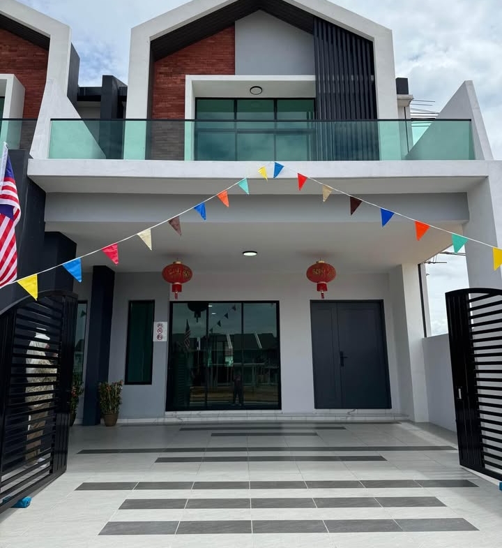Freehold Botani Home