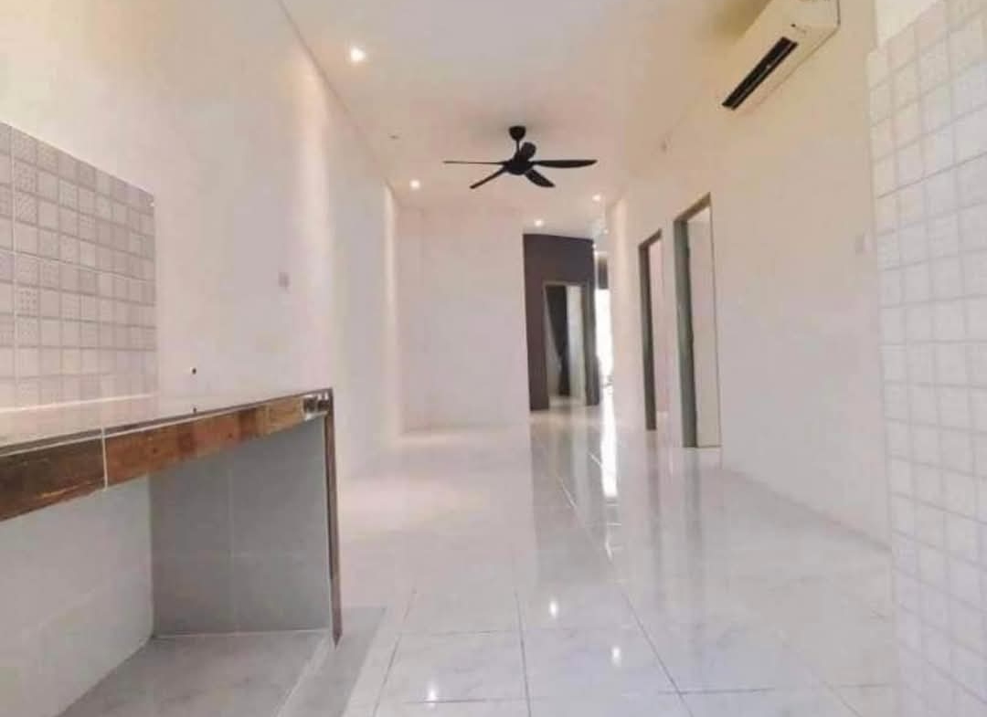 Double-Storey Terrace House in Lahat with 4 Spacious Bedrooms and a Backyard